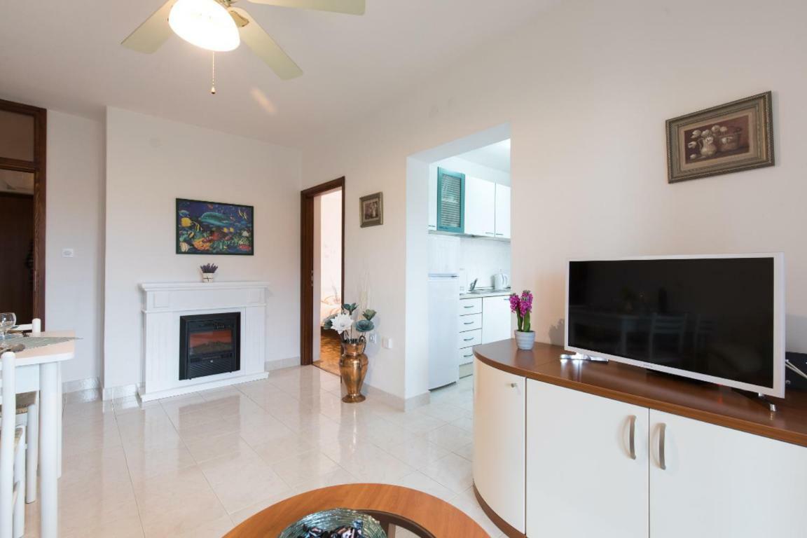 Apartment Calista ラバック エクステリア 写真