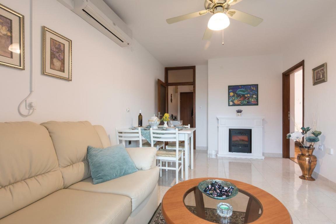 Apartment Calista ラバック エクステリア 写真